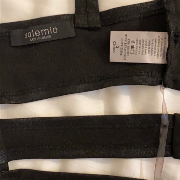 Shiny black top - Picture 3 of 4